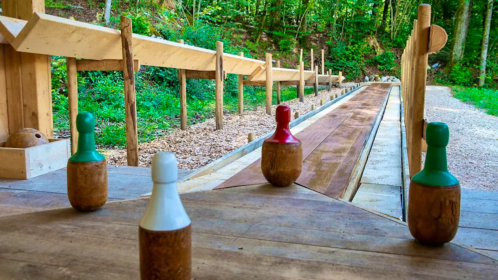 Bowling like in the old days: the Ballenberg Open-Air Museum has a reconstructed Neuenburg bowling alley.