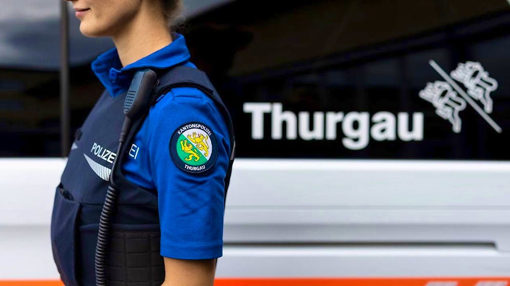 The Thurgau cantonal police arrested two men after an attack on a cab driver in Romanshorn. (symbolic image)