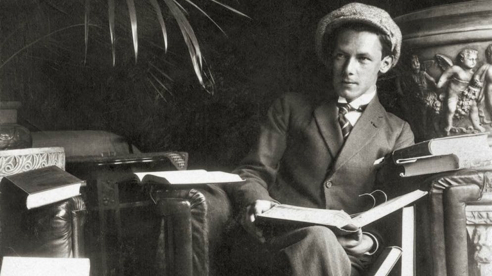 Theaterpionier Oskar Eberle in seiner Studierstube in München.