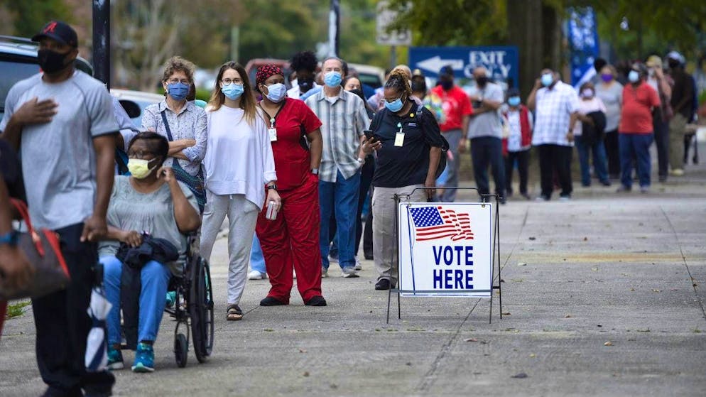 Il 12 ottobre 2020, migliaia di elettori hanno fatto la fila per votare in anticipo in Georgia per l'elezione del 46mo presidente degli Stati Uniti. La scelta era tra Donald Trump e Joe Biden.