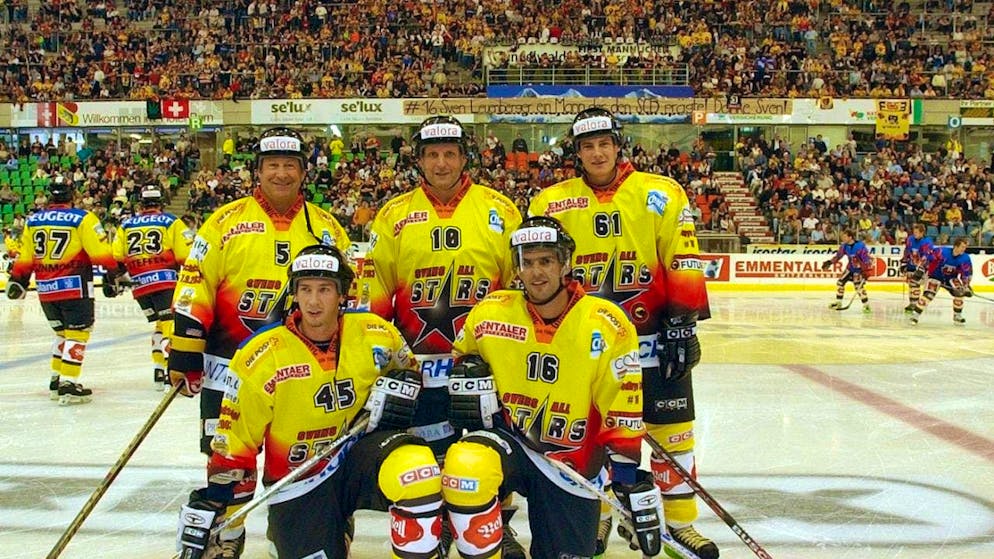 The Leuenberger ice hockey family in 2003 with Hugo Leuenberger, Lars, brother Fredy, Sven and Marc (from left to right).