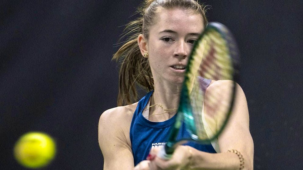 Simona Waltert was beaten by Chloé Paquet from France for the fourth time in their fifth duel