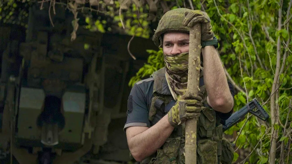 A Russian soldier in Ukraine: not all of them are well equipped. (archive picture)