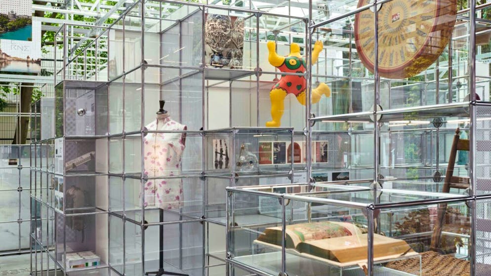 Das Bond-Abendkleid von Ursula Andress in der Ausstellung im Pavillon Suisse.