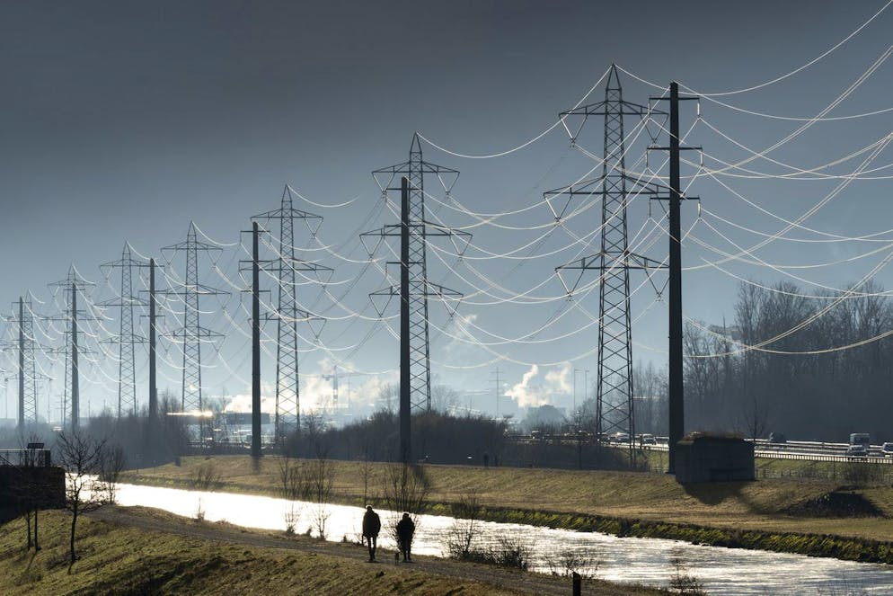 In der Schweiz fällt die Stromrechnung 2026 in den meisten Gemeinden tiefer aus.