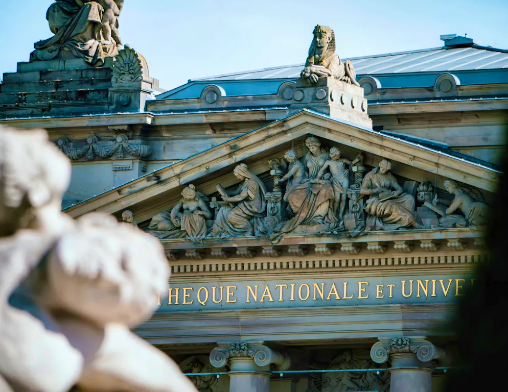 The university library in France is pleased to have received back books it had borrowed 81 years ago.