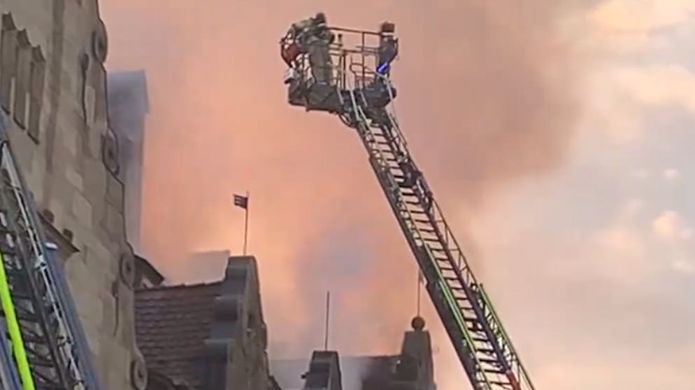 Fire in the old town of Constance. Hundreds of forces fight major fire - video shows operation
