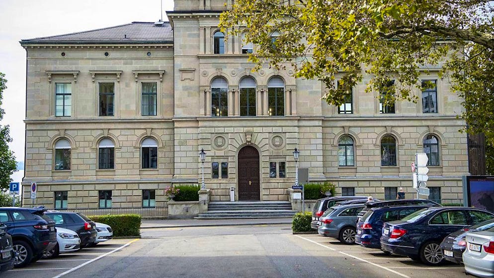 The Zug government is defeated in the Federal Supreme Court after it refused to grant a media company access to government council minutes.