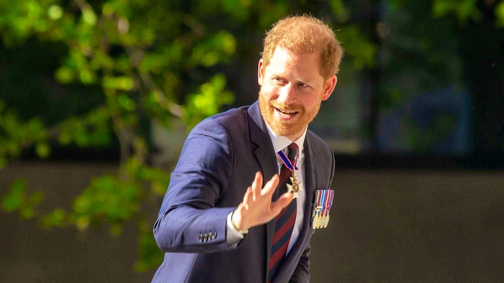 Ecco perché. Il principe Harry rinuncia a molti soldi per proteggere la famiglia reale?