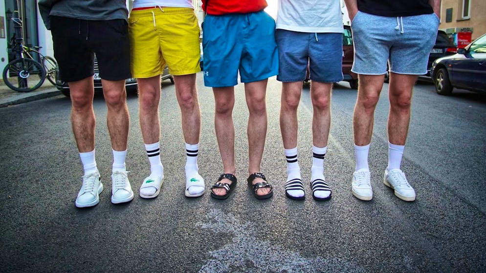 Dear people of Aargau, white socks are back in fashion. White socks are in - they are pulled up to be clearly visible with shorts