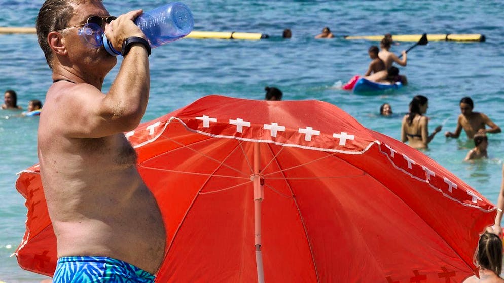 The Federal Office of Meteorology and Climatology advises drinking plenty of fluids during heatwaves. (archive picture)