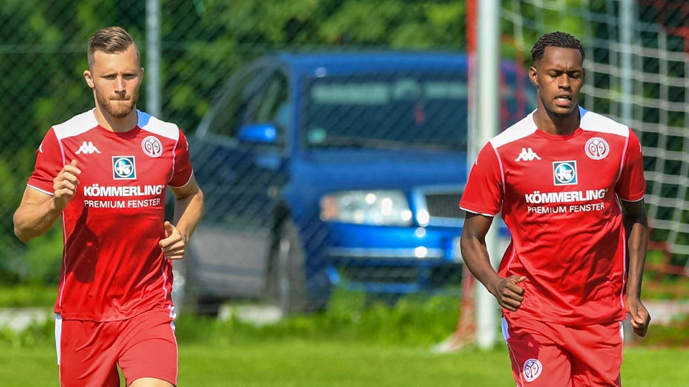 Die Nati-Spieler Silvan Widmer und Edimilson Fernandes spielen zusammen bei Mainz.