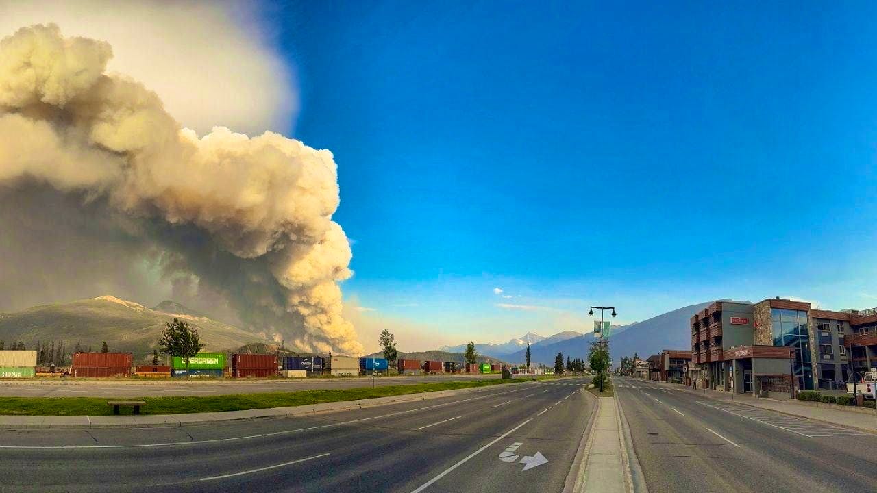 Canada: Devastating Forest Fires Ravage Jasper National Park | Blue News