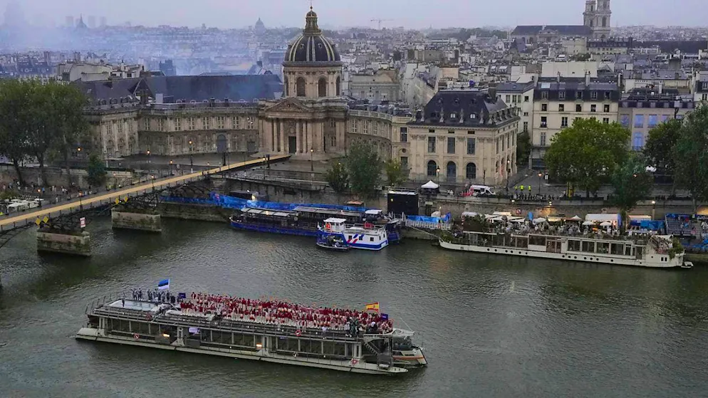 Olympic Opening Ceremony. Rain in Paris: only the weather is not playing ball.