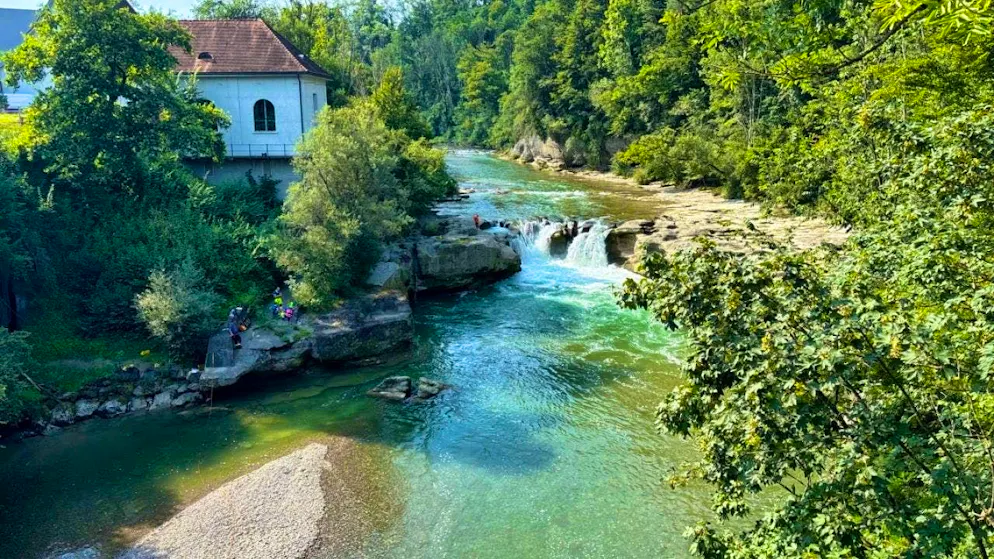 Had underestimated the danger of the waterfall while swimming in the Thur: a 30-year-old swimmer in the canton of St. Gallen.