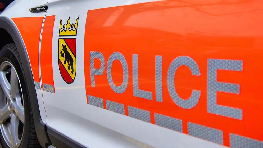 A kayaker died in Wilderswil on Saturday, as reported by the Bern cantonal police on Sunday. (symbolic image)