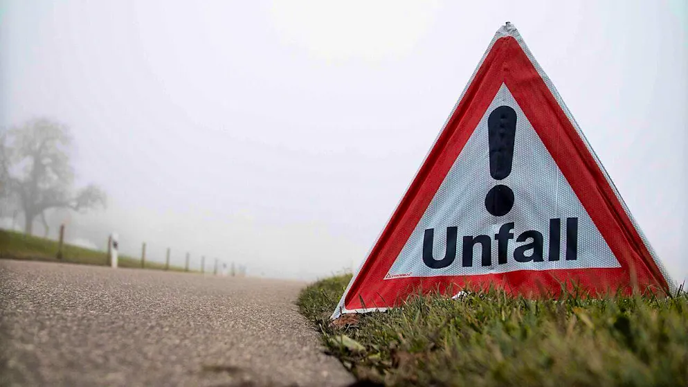 A 57-year-old motorcyclist lost his life in a collision with a car in Sufers GR on Saturday. (symbolic image)