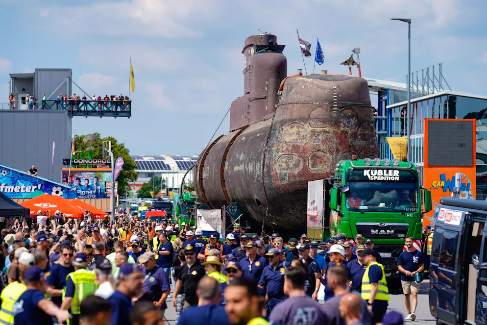 U-Boot auf Landgang – U17 findet Liegeplatz im Museum - Gallery. Das Marine-U-Boot U17 kommt in Sinsheim an.
