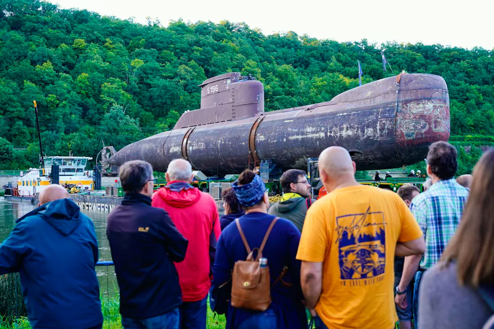 U-Boot auf Landgang – U17 findet Liegeplatz im Museum - Gallery. Projektleiter Einkörn: «Wie ein schönes Konzert eines grossen Orchesters.»