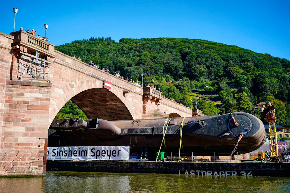U-Boot auf Landgang – U17 findet Liegeplatz im Museum - Gallery. Projektleiter Einkörn: „Unglaubliche Präzision“