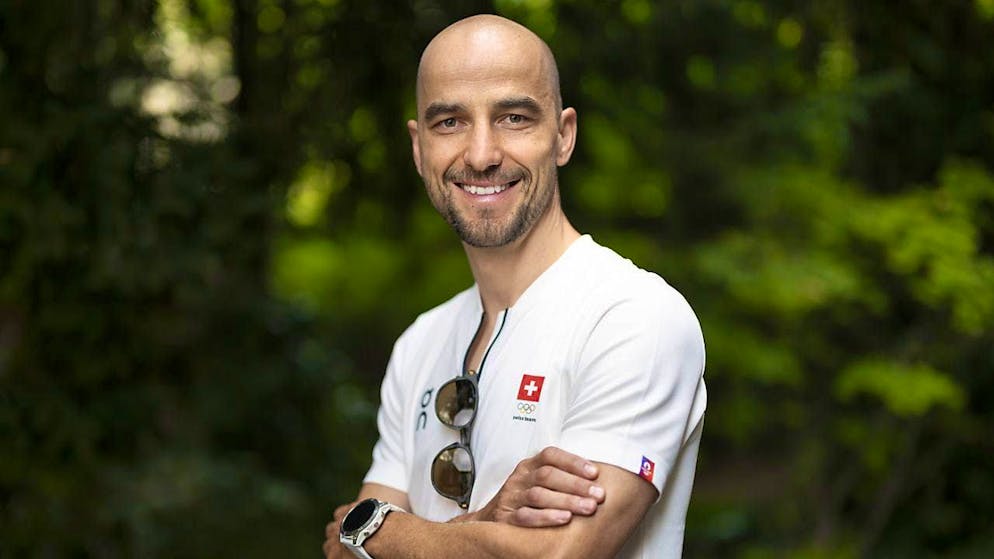 Danger of falling on slippery surfaces - Gallery. Nino Schurter highlights the susceptibility to punctures on the Olympic course.