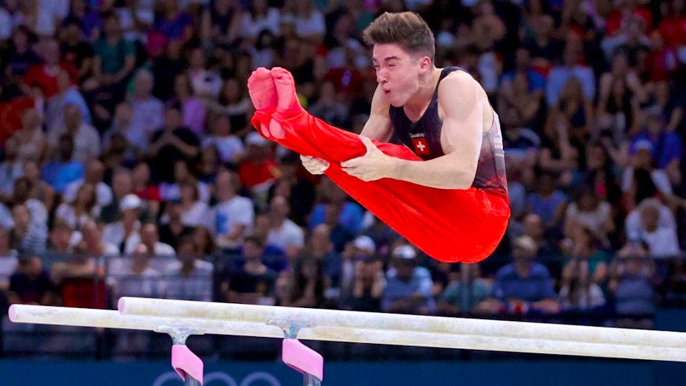 Matteo Giubellini during his final performance on parallel bars