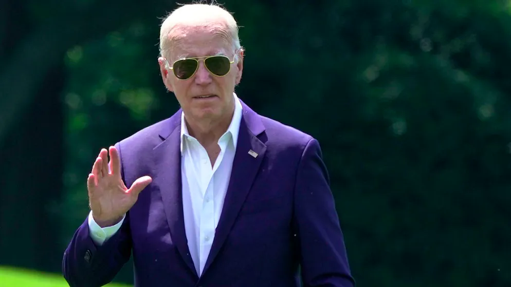 Joe Biden, Präsident der USA, kommt aus Camp David im Weißen Haus an. Foto: Manuel Balce Ceneta/AP/dpa