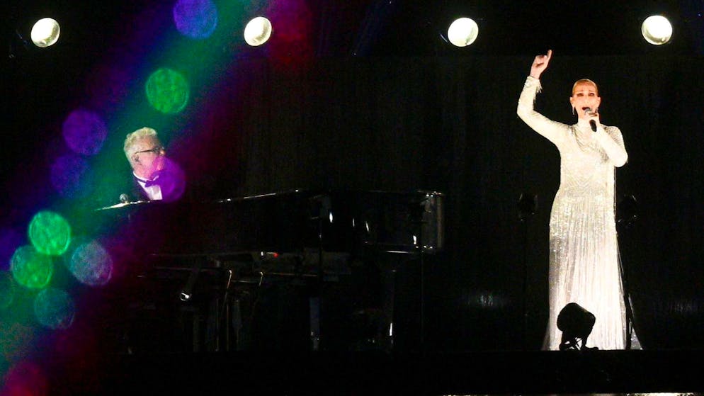 Grande ritorno dopo anni. Ecco quanto è stata pericolosa l'esibizione olimpica per Céline Dion