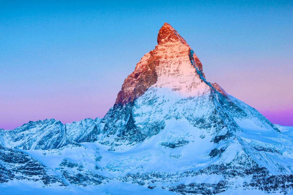 Due località svizzere sono tra le più belle del mondo. Uno spettacolo maestoso: il Cervino all'alba.