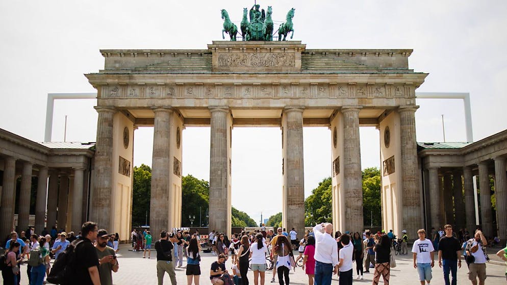 La production industrielle et les exportations ont ainsi chuté de façon inattendue en mai, respectivement de 2,5% et 3,6% sur un mois. (EPA/CLEMENS BILAN)