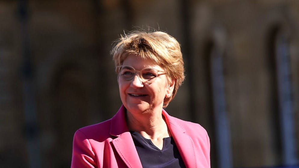 Gli scambi tra i rappresentanti della cosiddetta Quinta Svizzera e la loro patria sono "preziosi per voi e arricchenti per il nostro paese, perché avete una prospettiva unica che comprende sia la vostra patria che il vostro paese d'adozione", dice Viola Amherd. (Immagine d'archivio)