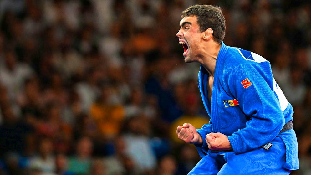 Adil Osmanov struggles through the competition with a damaged shoulder and fulfills a dream with bronze.
