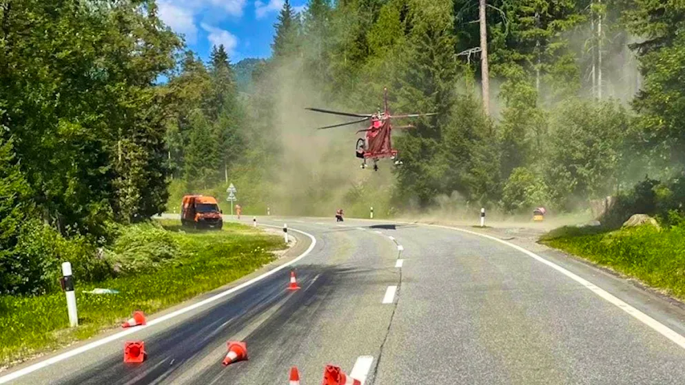 A Rega helicopter flew the motorcyclist, who had been involved in the accident, to the cantonal hospital in Chur with moderate injuries.