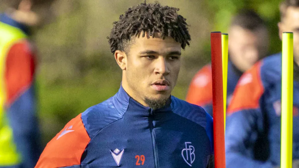 Adriano Onyegbule moves from Basel to Schaffhausen on loan.