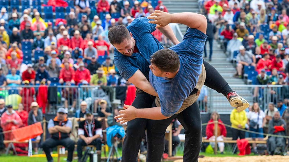 Florian Staudenmann gewinnt den Schlussgang gegen Lukas Döbeli.