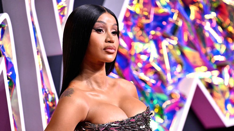 Rapper shows off her baby bump. Cardi B is pregnant again - and getting divorced