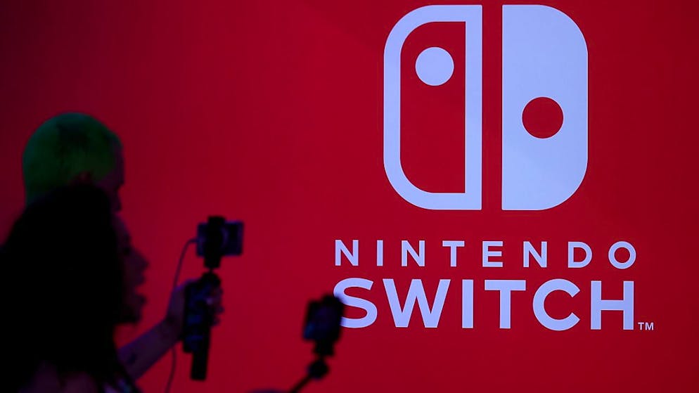 Le japonais Nintendo a abaissé mardi certaines prévisions pour son exercice 2024/25 après une chute de son bénéfice net de 59,9% au premier semestre, tablant sur des mois encore plus difficiles que prévu jusqu'à la sortie du successeur de sa console Switch.