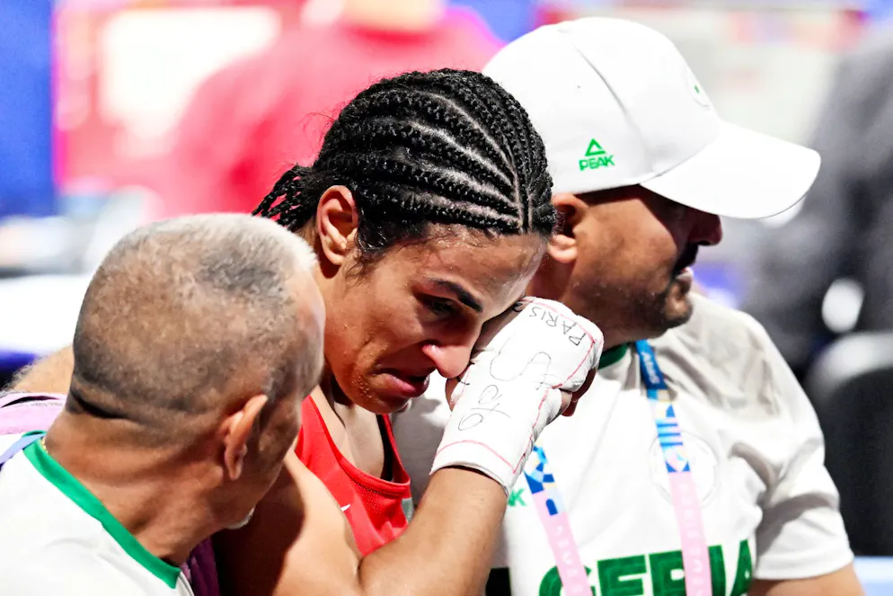 Khelif und Lin holen trotz Geschlechter-Debatte Medaillen - Gallery. Emotionen pur: Algeriens Boxerin Khelif freut sich über eine sichere Medaille.