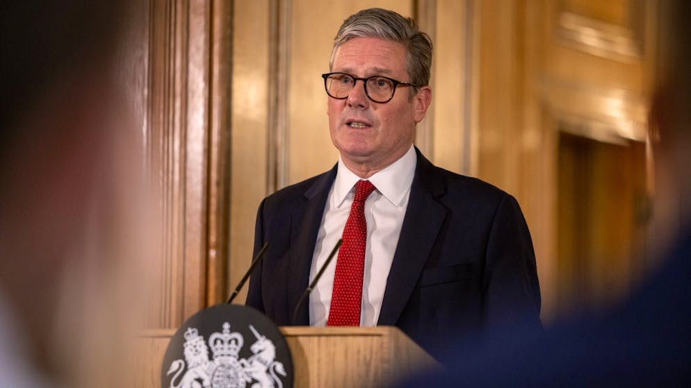 Gran Bretagna. Arriva la linea dura di Starmer contro i disordini, ma è polemica