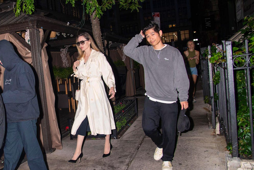 Angelina Jolies Sohn Pax hatte einen Unfall mit seinem BMX-E-Bike – und dabei keinen Helm an. 