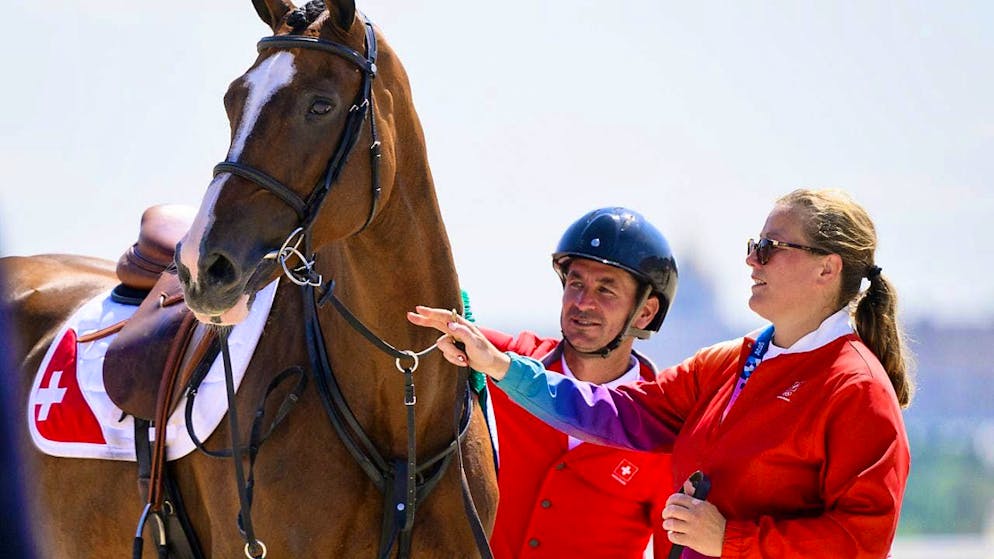 Joy as the driving force for two decades at the top of the world - Gallery. Finnish groom Emma Uusi-Simola is part of Guerdat's successful team.