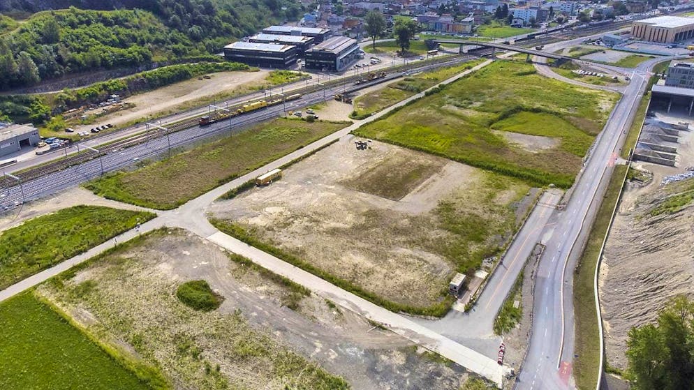 The new SBB plant is to be built on this site one day. The start of construction had to be postponed to an undefined date due to a pending complaint.