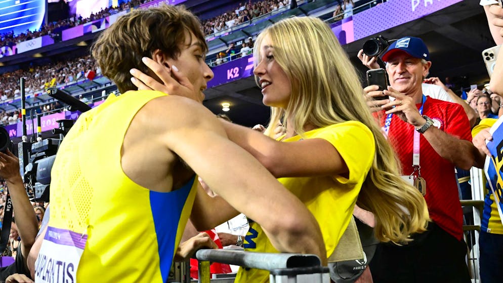 The big Duplantis show. World record, iconic cheers, sweet smooches and a crashed interview