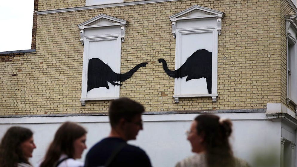 Londra. Spuntano due elefanti di Banksy a Chelsea