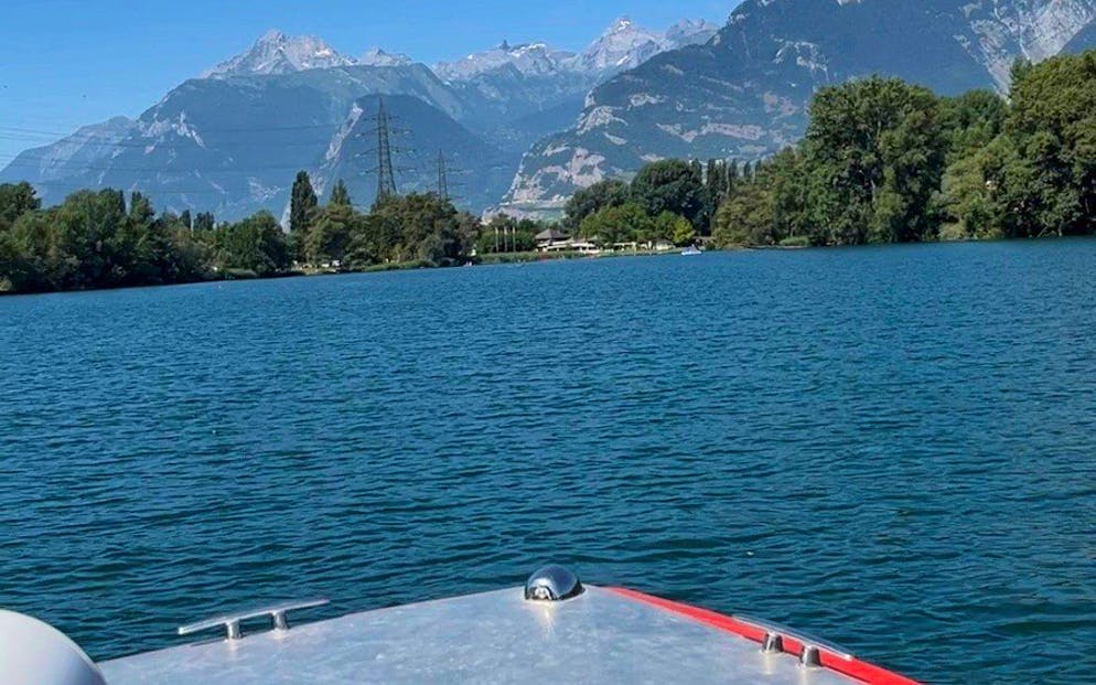 Les spécialistes en recherches, un bateau ainsi qu'un drone de la police valaisanne ont notamment été déployés.