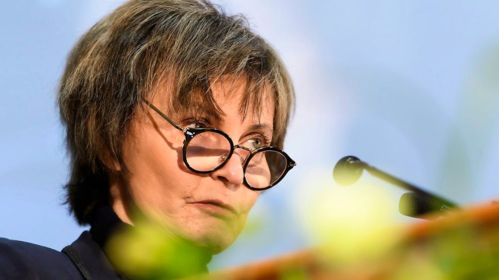 Svizzera. Calmy-Rey: «Il DFAE applica una doppia morale su Ucraina e Israele»