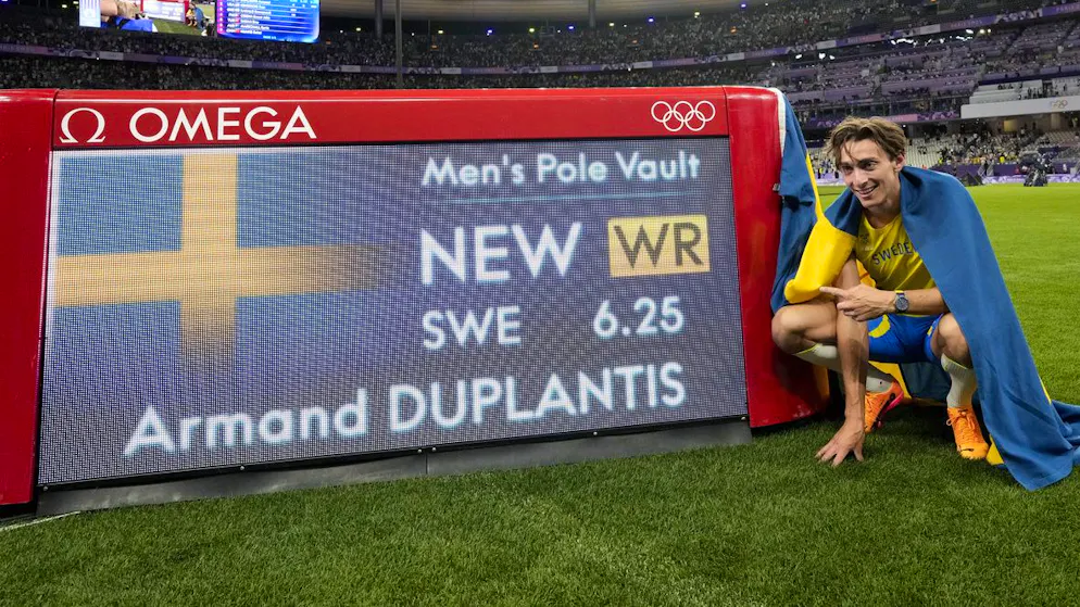 Armand Duplantis mit seiner neuen Bestmarke.