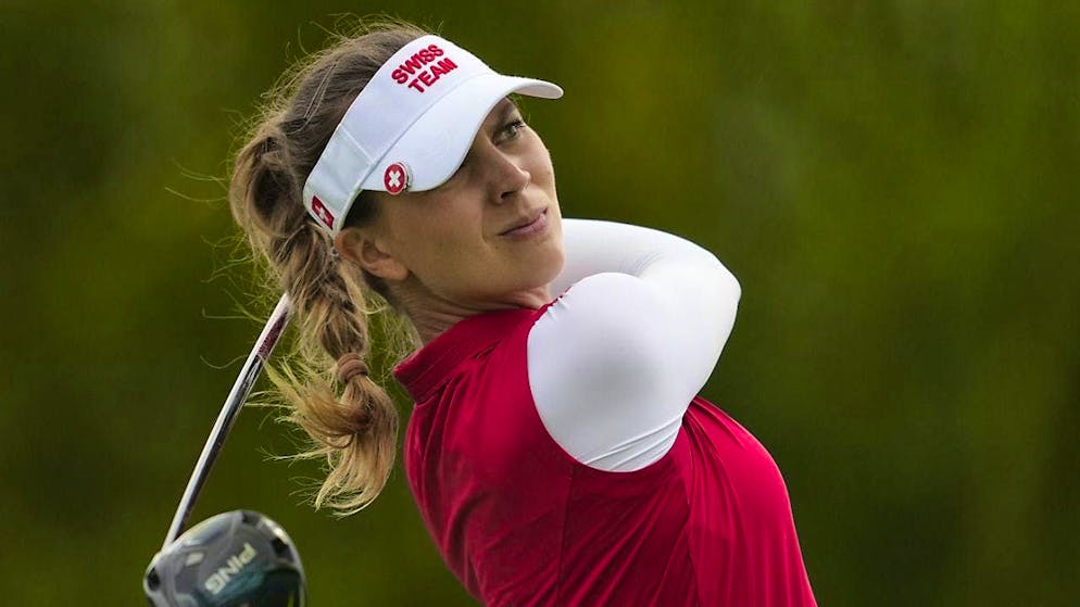 Morgane Métraux still on course for a medal - Gallery. The decision will be made on the last 18 holes on Saturday. At least 20 golfers still want to challenge Morgane Métraux for the medal