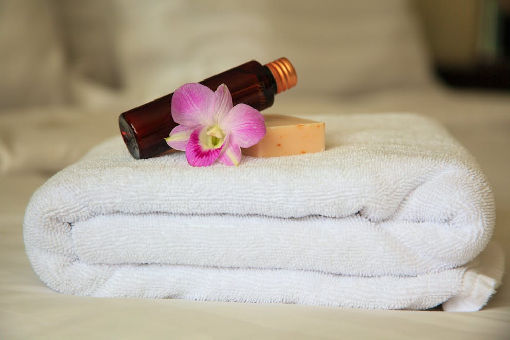 Guests often leave their hotel rooms. Sometimes the bathroom needs to be taken into account, but towels and hygiene or stationery are also popular.