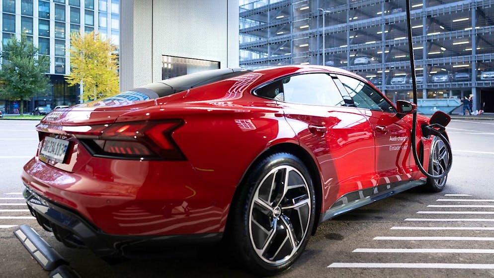 Les Suisses sont un peu plus enclins à ouvrir leur portefeuille pour de grandes acquisitions (archives).